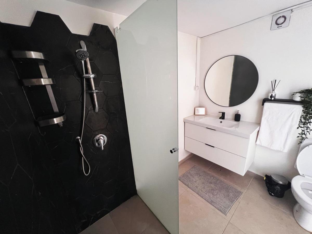 Ajami Guest House Tel Aviv Bagian luar foto