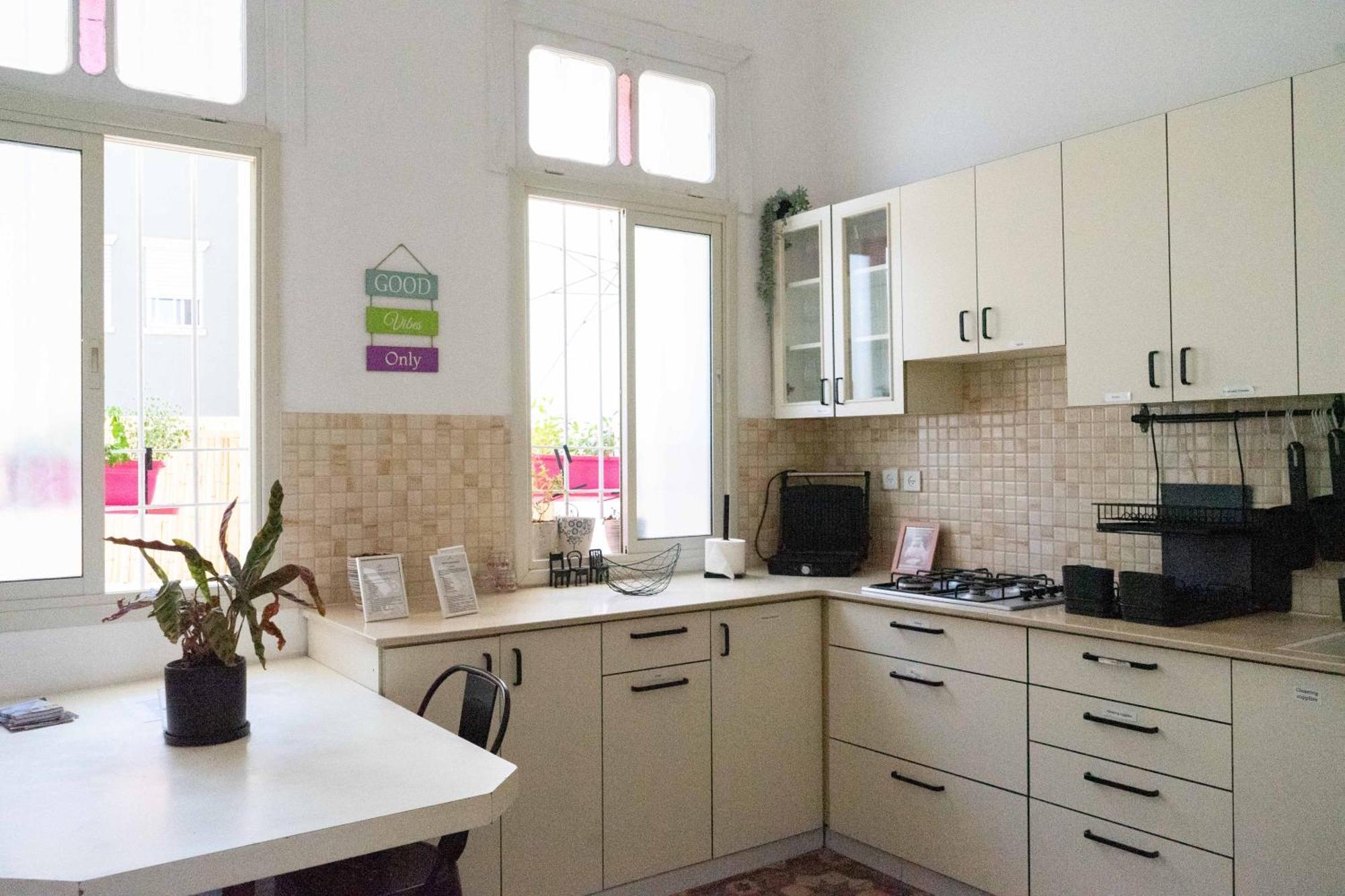 Ajami Guest House Tel Aviv Bagian luar foto